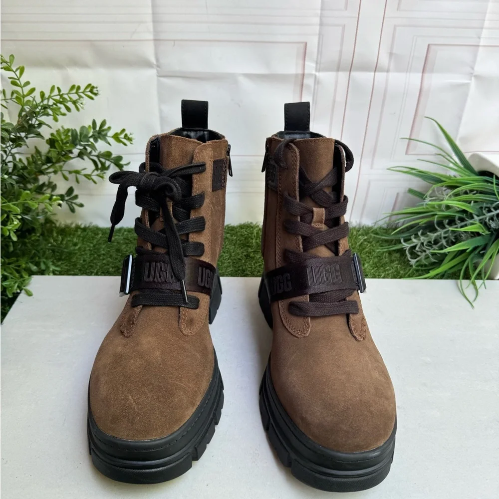 UGG Ashton Lace Up Brown Suede lace up boots size US size 9 women waterproof